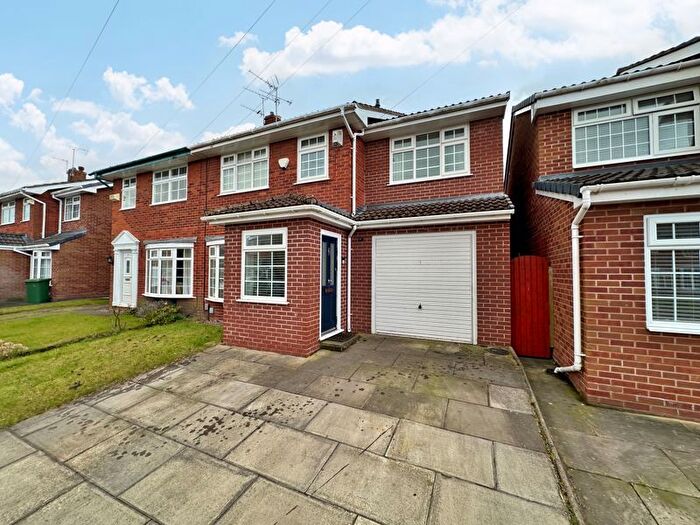 4 Bedroom Semi-Detached House For Sale In Broadstone Drive, Spital, Wirral, CH63