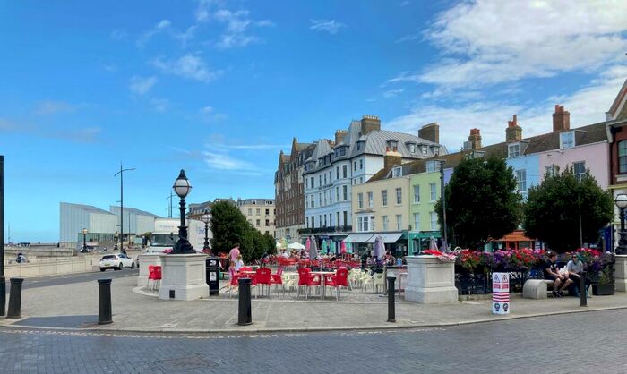1 Bedroom Flat For Sale In Old Town, Margate, CT9