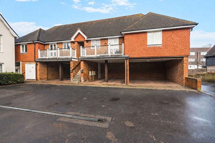 2 Bedroom Flat For Sale In East Street, The Lyons, TN9