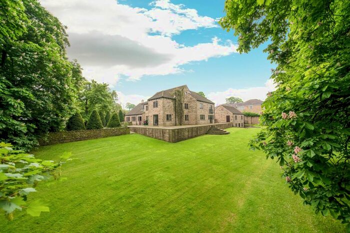 5 Bedroom Farm House For Sale In Bradbury House, Bilham Road, Clayton West, HD8