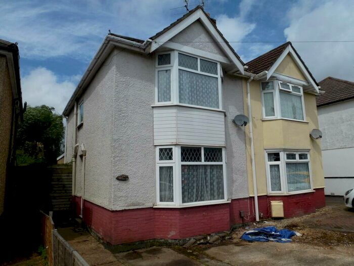 2 Bedroom Semi-Detached House To Rent In Butts Road, Sholing, SO19