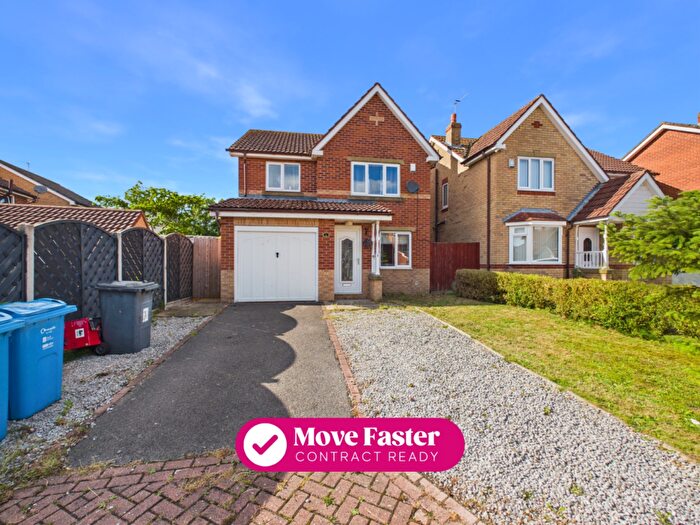 3 Bedroom Detached House For Sale In Frensham Close, Kingswood, Hull, HU7