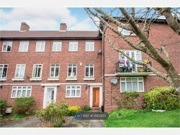 2 Bedroom Maisonette To Rent In Cervantes Court, London, HA6