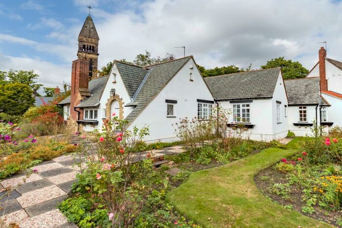 4 Bedroom Detached Bungalow To Rent In Lindisfarne Road, Newcastle Upon Tyne, NE2