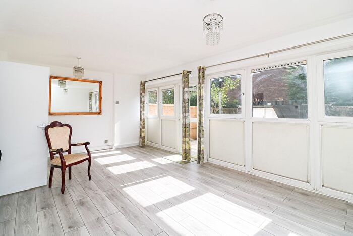 4 Bedroom Maisonette To Rent In Arabella Drive, London, SW15
