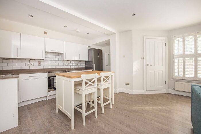 3 Bedroom Flat To Rent In Bromfelde Road, London, SW4