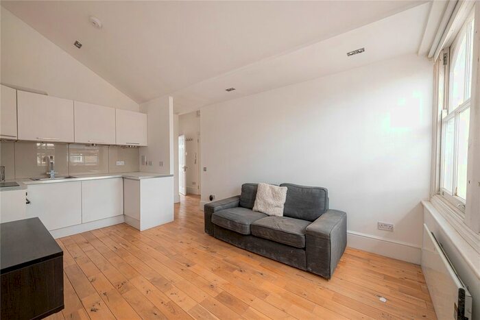2 Bedroom Flat To Rent In Ladbroke Grove, London, W10