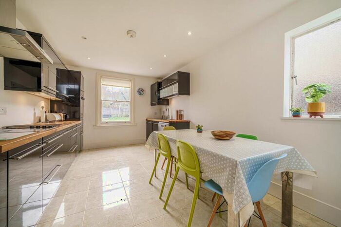 1 Bedroom Apartment To Rent In Dunstans Road, East Dulwich, London, SE22