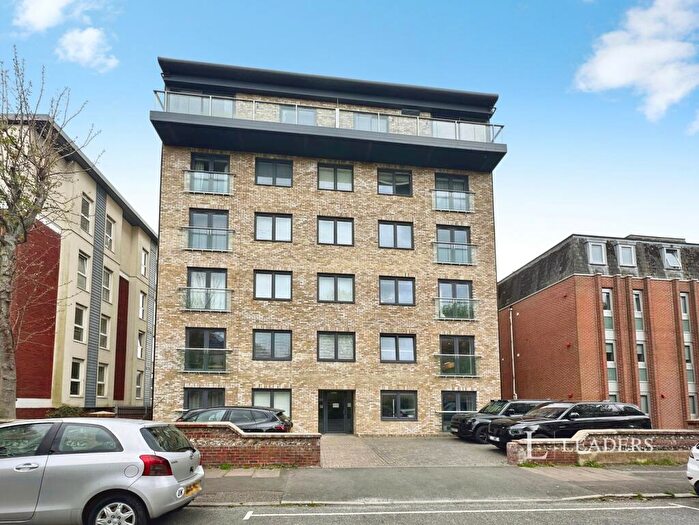 2 Bedroom Flat To Rent In St. Leonards Road, Eastbourne, East Sussex, BN21