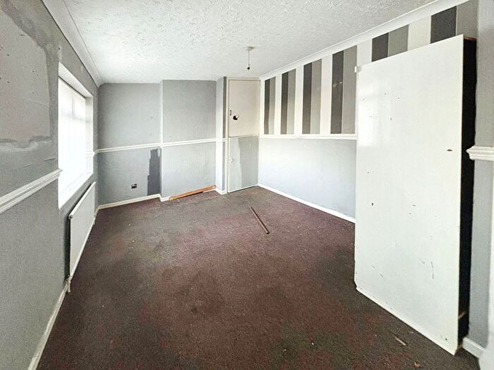2 Bedroom Semi-Detached House For Sale In Sycamore Road, Carlton-In-Lindrick, Worksop, S81