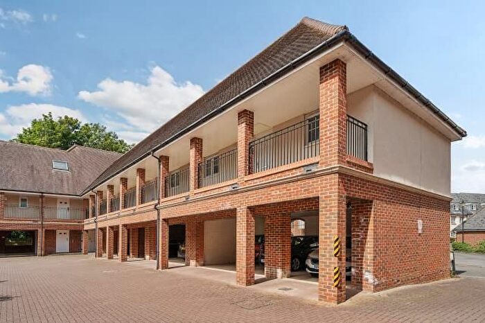 1 Bedroom Flat To Rent In Thames View, Abingdon, OX14