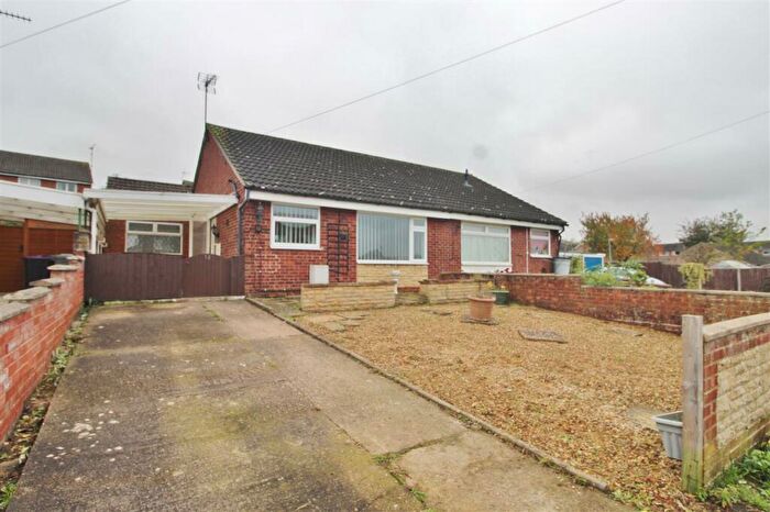 3 Bedroom Semi-Detached Bungalow For Sale In Seventh Avenue, Grantham, NG31