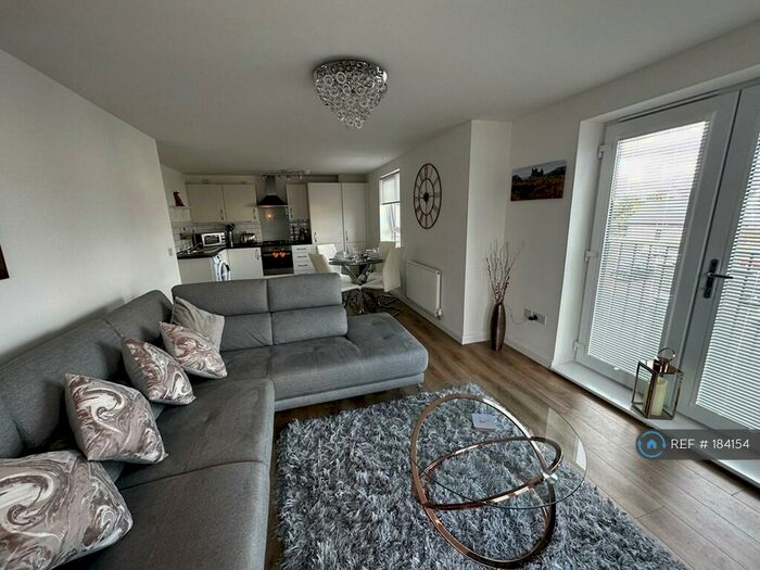2 Bedroom Flat To Rent In Craw Yard Drive, Edinburgh, EH12