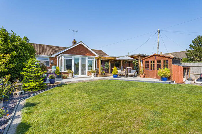3 Bedroom Detached Bungalow For Sale In Paxhill Lane, Twyning, Tewkesbury, GL20