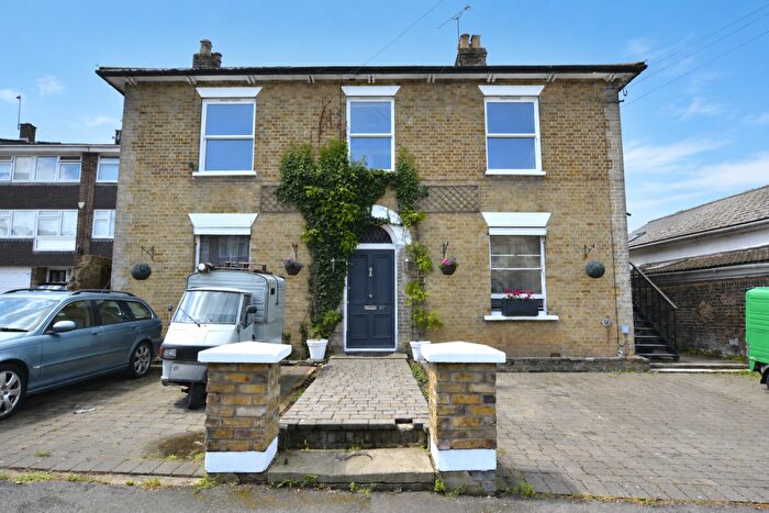 3 Bedroom Apartment To Rent In Warley Hill, Warley, Essex, CM14