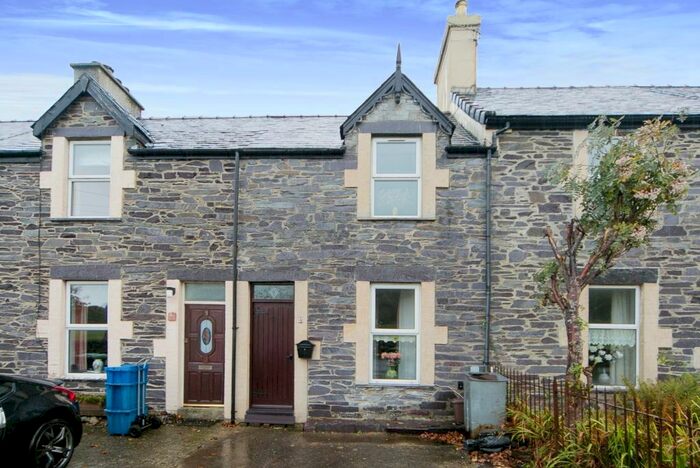 2 Bedroom Terraced House For Sale In Waunfawr, Caernarfon, Gwynedd, LL54