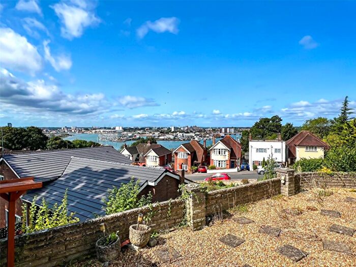 3 Bedroom Detached House For Sale In Bitterne Way, Southampton, Hampshire, SO19