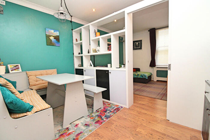 1 Bedroom Apartment For Sale In Adelaide Mansions, Hove, BN3