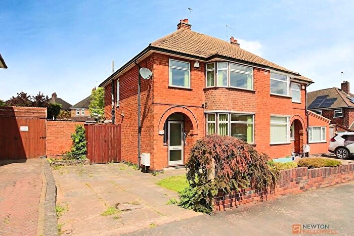 3 Bedroom Semi-Detached House For Sale In Oakcroft Avenue, Kirby Muxloe, LE9