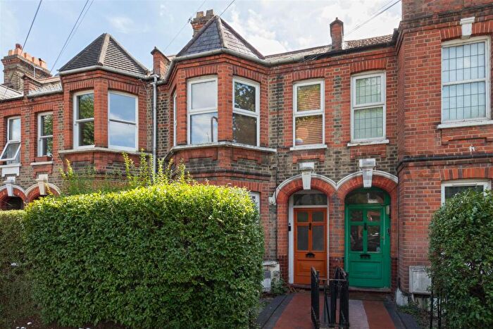 1 Bedroom Apartment To Rent In Cornwallis Road, Walthamstow, E17