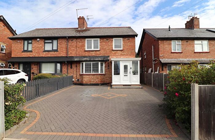 3 Bedroom Semi Detached House For Sale In Lawrence Avenue, Stevenage, Hertfordshire, SG1