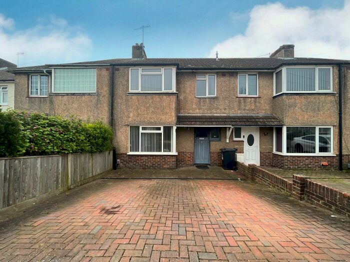 3 Bedroom Property To Rent In Monks Close, Lancing, BN15