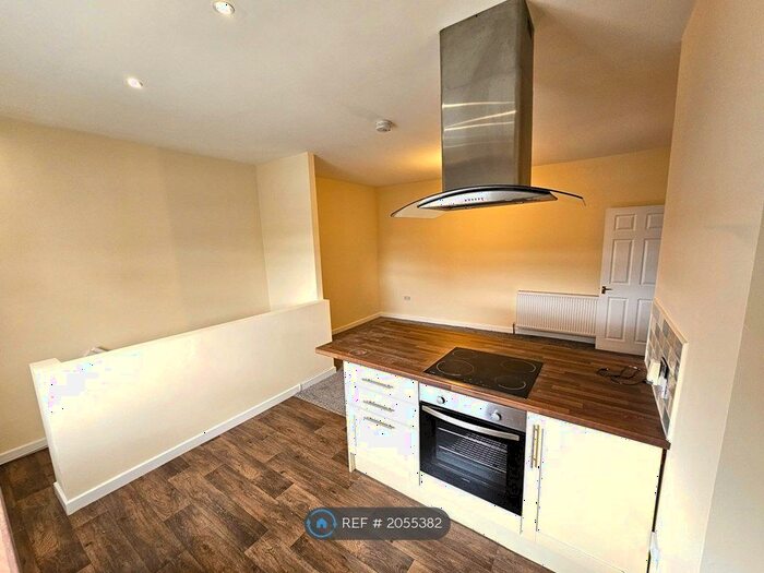 2 Bedroom Flat To Rent In Broad Street, Parkgate, Rotherham, S62
