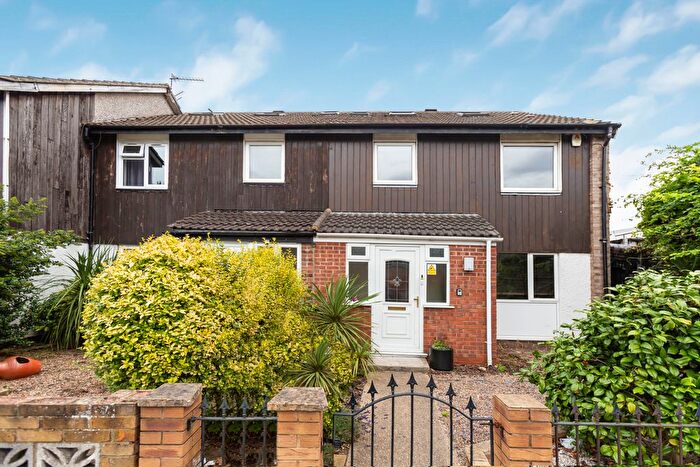 5 Bedroom End Of Terrace House To Rent In Vicarage Lane, Stratford, E15