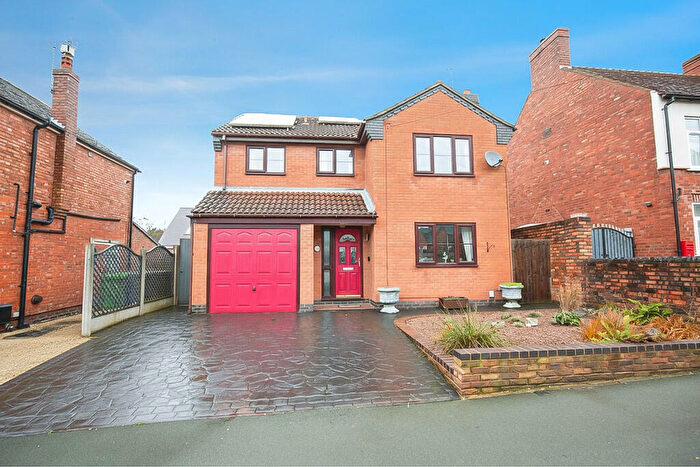 4 Bedroom Detached House For Sale In Browns Lane, Dordon, B78