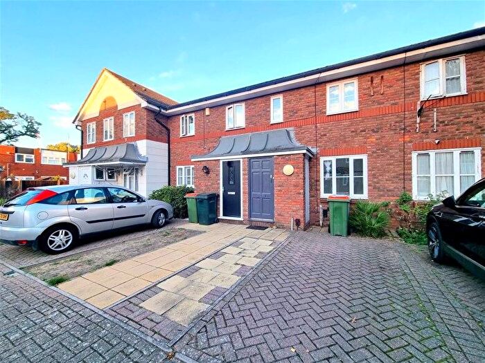 2 Bedroom House To Rent In Widgeon Close, Custom House, E16