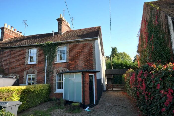 3 Bedroom End Of Terrace House To Rent In Main Road, CM3