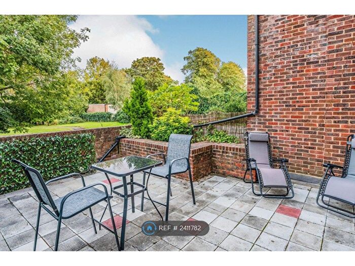 2 Bedroom Flat To Rent In New Barnet, New Barnet, Barnet, EN5
