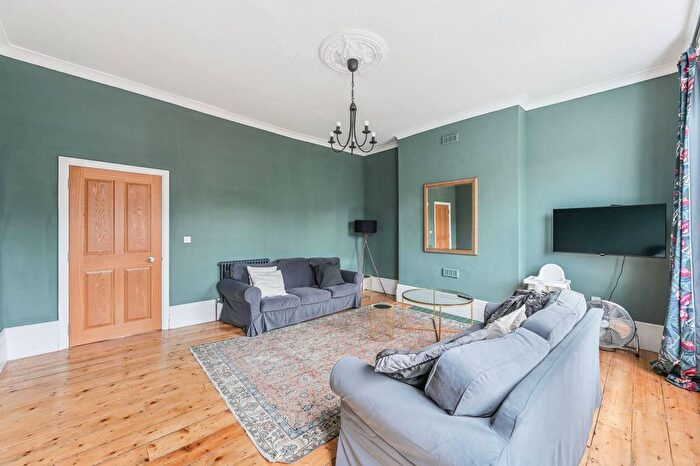 3 Bedroom Flat To Rent In Fentiman Road, Oval, SW8