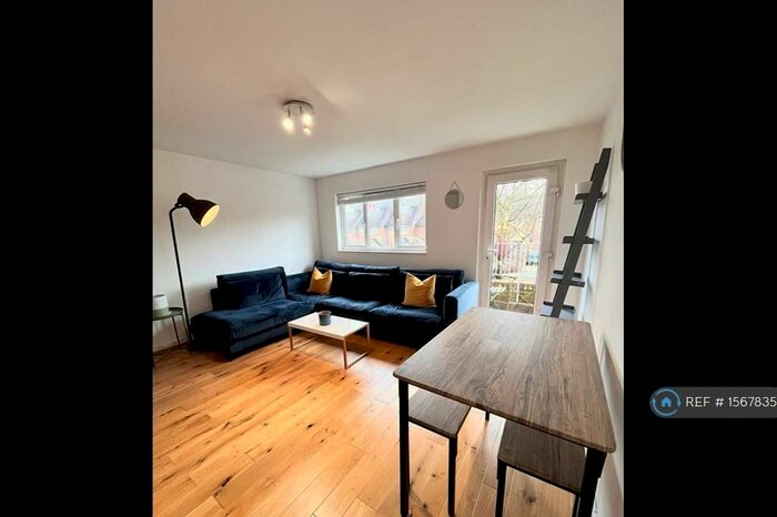 2 Bedroom Maisonette To Rent In Owen Walk, London, SE20