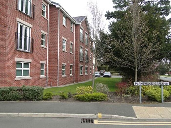 2 Bedroom Flat For Sale In Planewood Gardens, Lowton, WA3