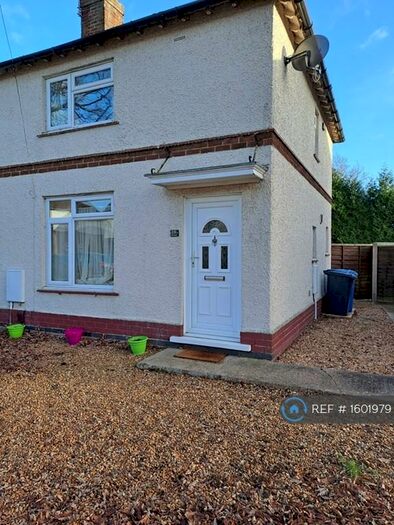 2 Bedroom End Of Terrace House To Rent In Oak Road, Kettering, NN15