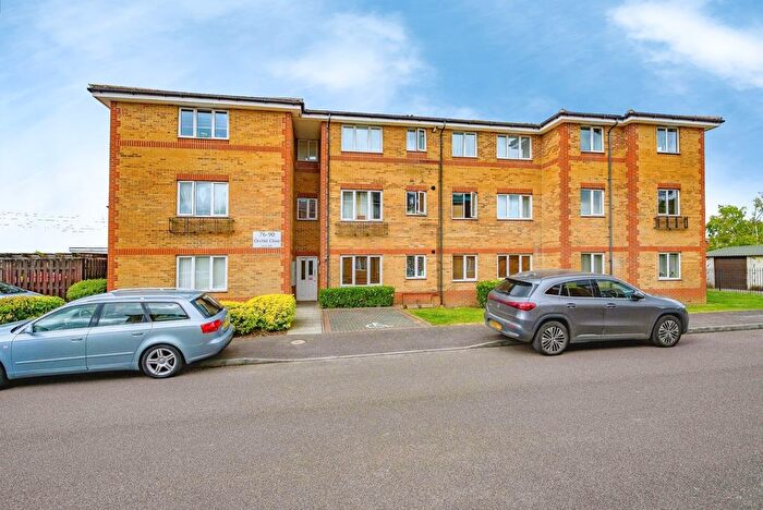 2 Bedroom Flat For Sale In Orchid Close, Luton, Bedfordshire, LU3
