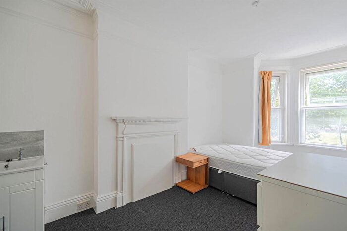 1 Bedroom House Of Multiple Occupation To Rent In Walpole Road, Bournemouth, Dorset, BH1