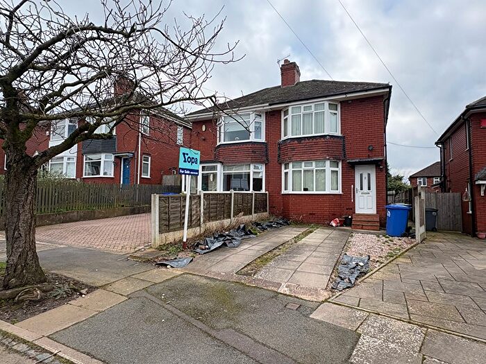 3 Bedroom Semi Detached House For Sale In Southlands Avenue, Dresden, Stoke-On-Trent, ST3