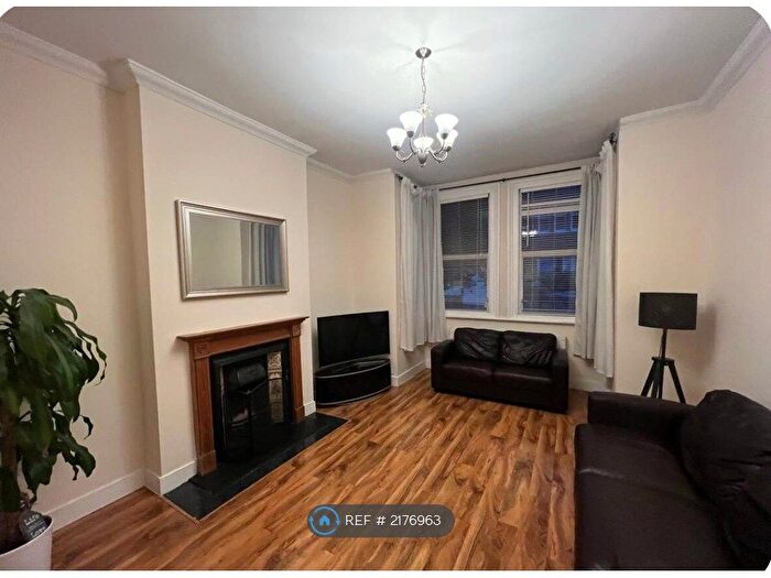 1 Bedroom Flat To Rent In Nemoure Road, London, W3
