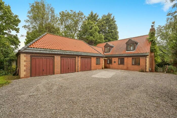 5 Bedroom Detached House For Sale In Moss Road, Moss, Doncaster, DN6