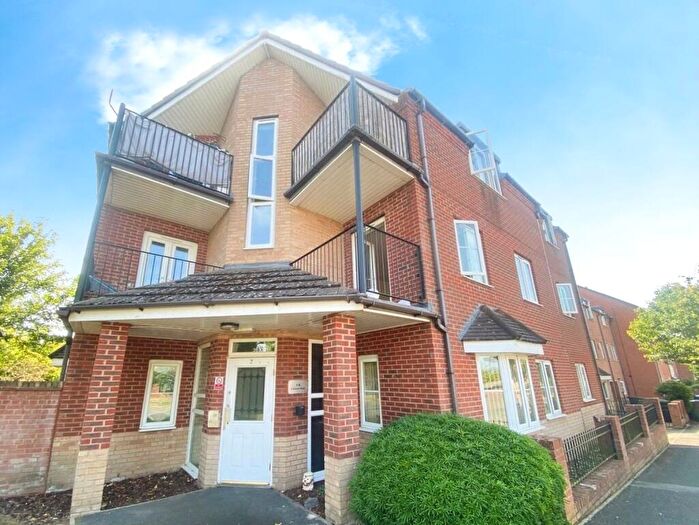 2 Bedroom Flat To Rent In Spruce Road, Nuneaton, Warwickshire, CV10