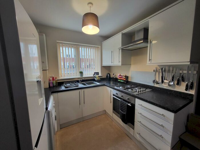 1 Bedroom Apartment To Rent In Wellington Court, Bradford, BD6