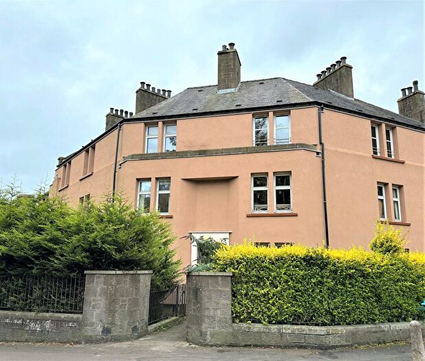 3 Bedroom Flat To Rent In Mitchell Street, Dundee, DD2