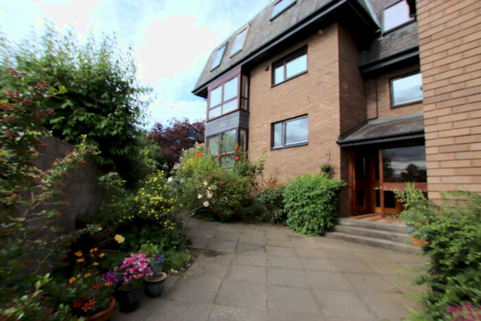 2 Bedroom Flat To Rent In Shaftesbury Road, West End, DD2
