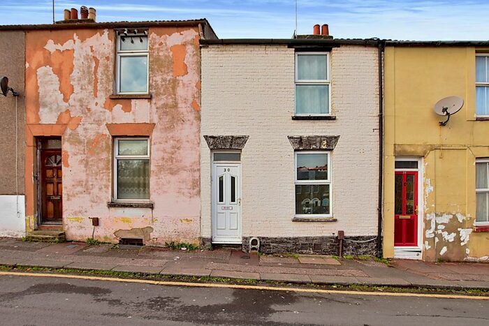 3 Bedroom Terraced House To Rent In Rochester Street, Chatham, Kent, ME4