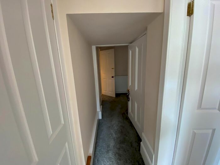 1 Bedroom Flat To Rent In Dundonald Road, Glasgow, G12