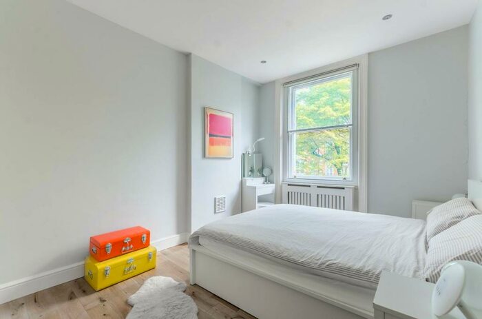 1 Bedroom Flat To Rent In Redcliffe Gardens, Chelsea, London, SW10