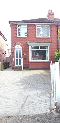 3 Bedroom Semi-Detached House To Rent In Grove Vale, Doncaster, DN2