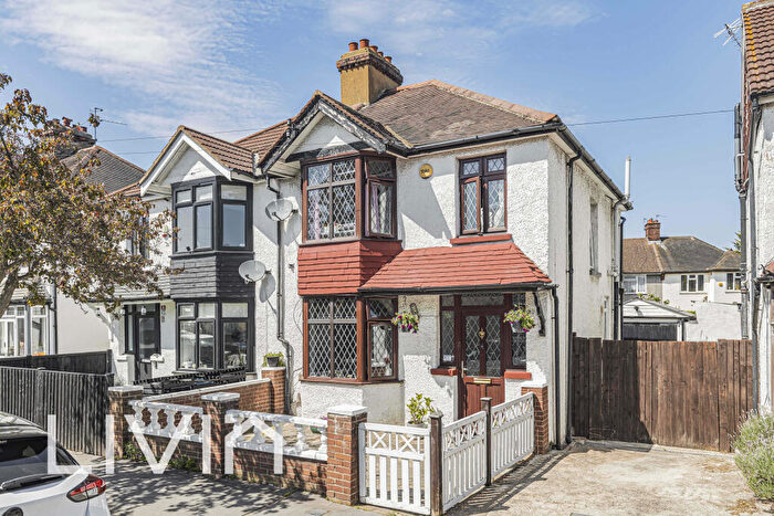 3 Bedroom Semi-Detached House For Sale In Westbourne Road, Croydon, Surrey, CR0